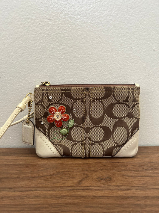 Flower Appliqué wristlet